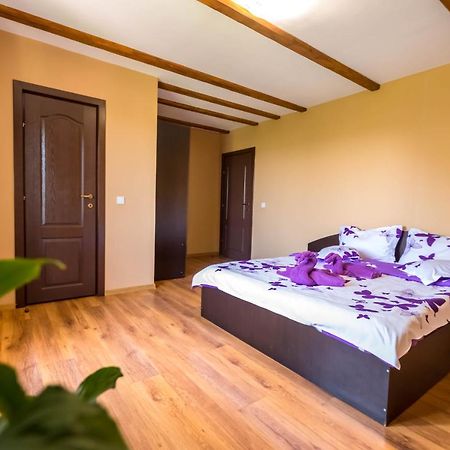 Casa De Vacanta Sadu ภายนอก รูปภาพ