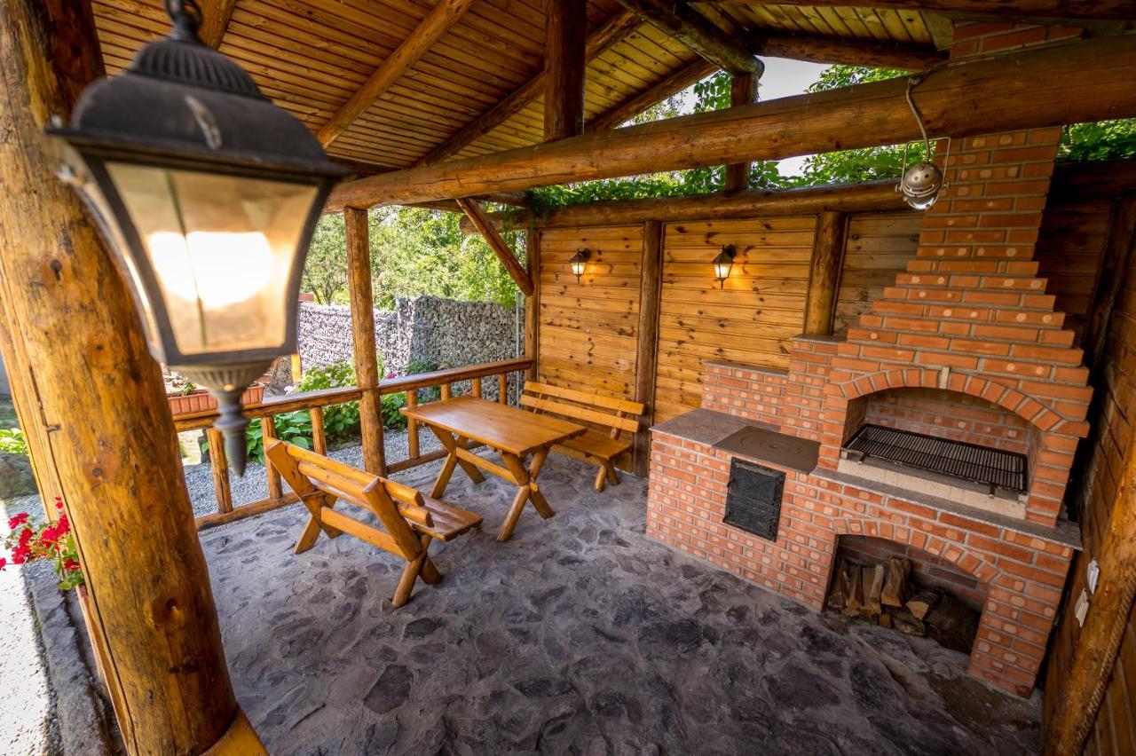 Casa De Vacanta Sadu ภายนอก รูปภาพ