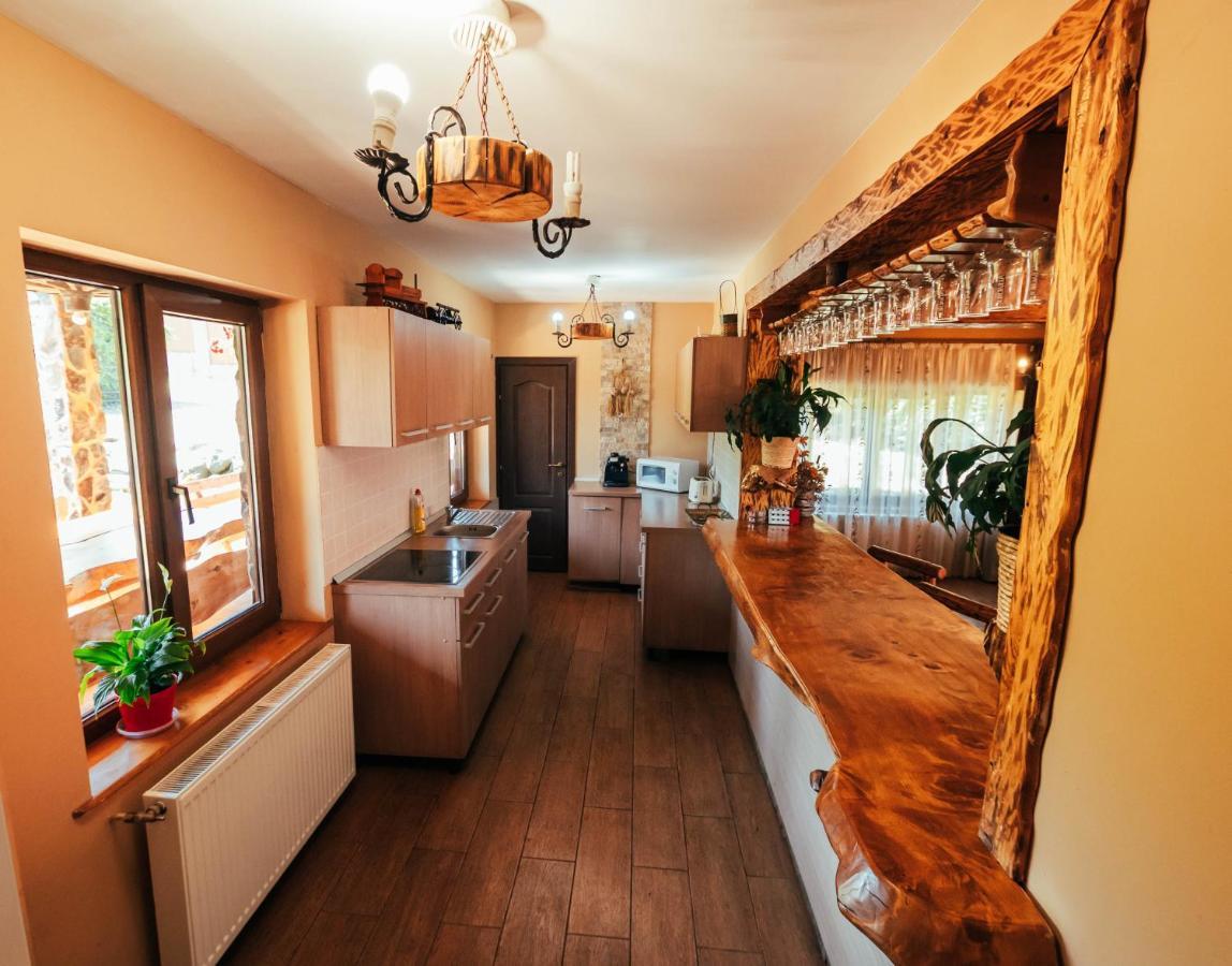 Casa De Vacanta Sadu ภายนอก รูปภาพ
