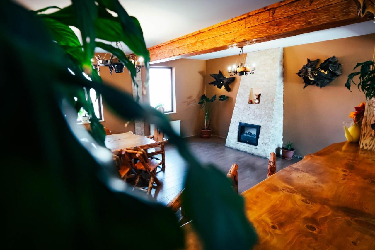 Casa De Vacanta Sadu ภายนอก รูปภาพ
