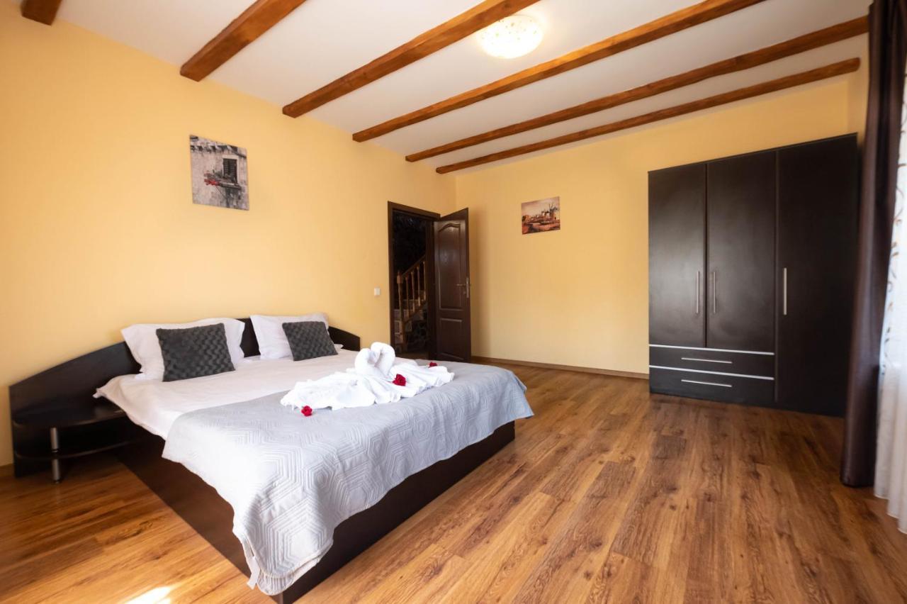Casa De Vacanta Sadu ภายนอก รูปภาพ